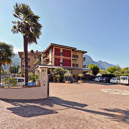 Hotel Angelini Torbole Sul Garda Eksteriør bilde