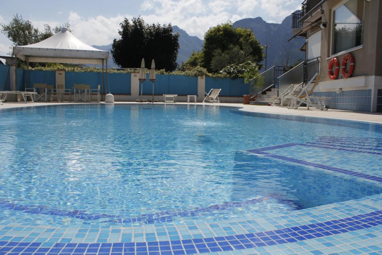 Hotel Angelini Torbole Sul Garda Eksteriør bilde