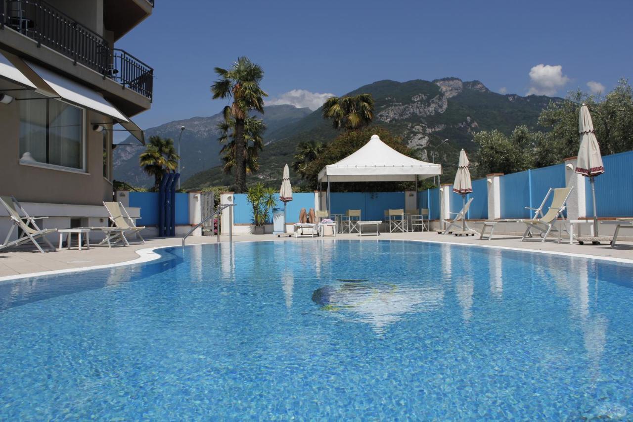 Hotel Angelini Torbole Sul Garda Eksteriør bilde