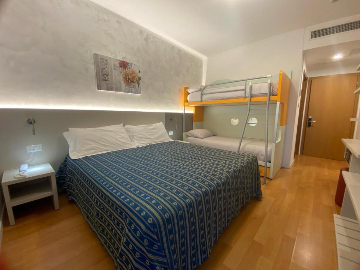Hotel Angelini Torbole Sul Garda Eksteriør bilde