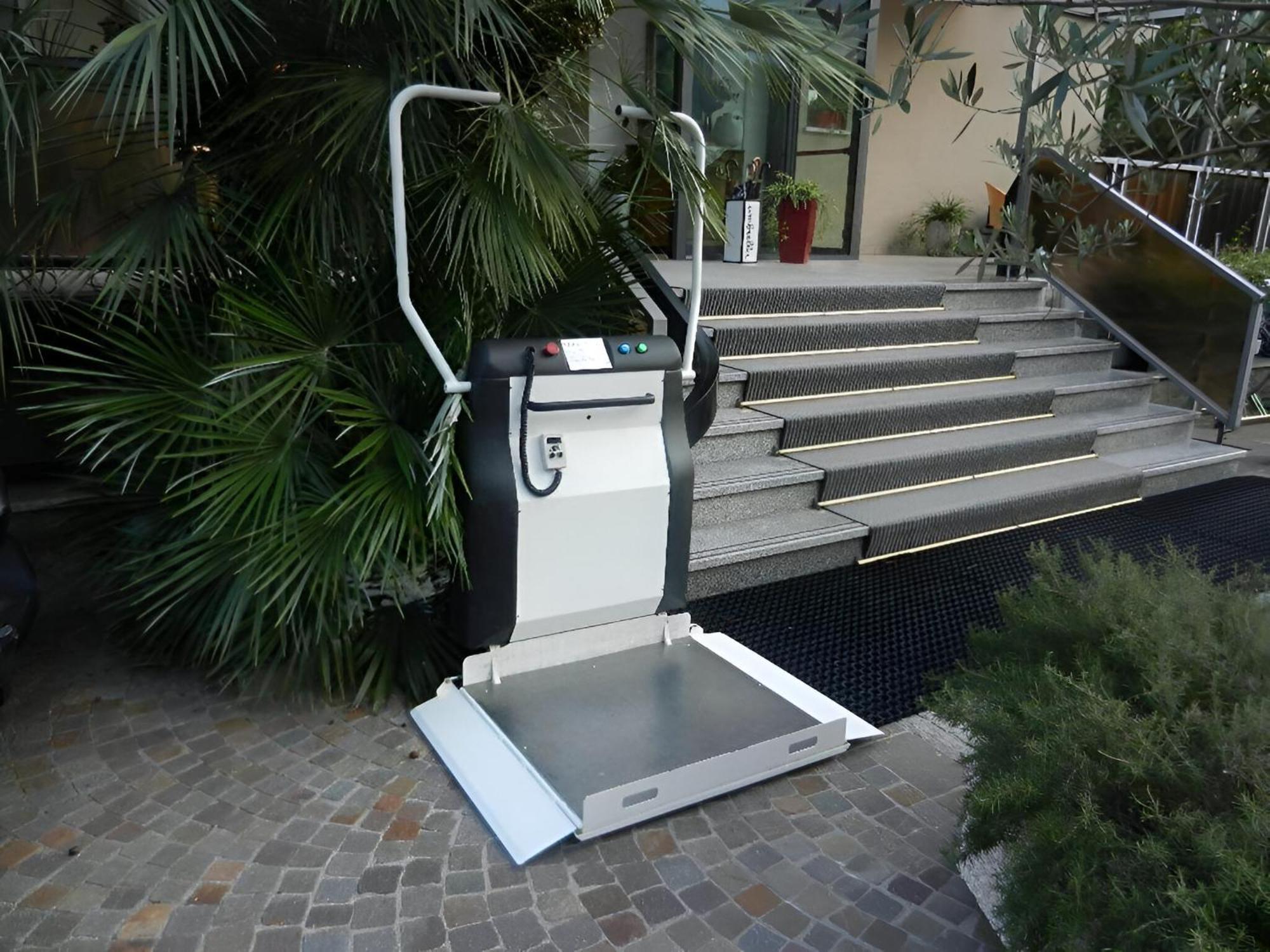 Hotel Angelini Torbole Sul Garda Eksteriør bilde