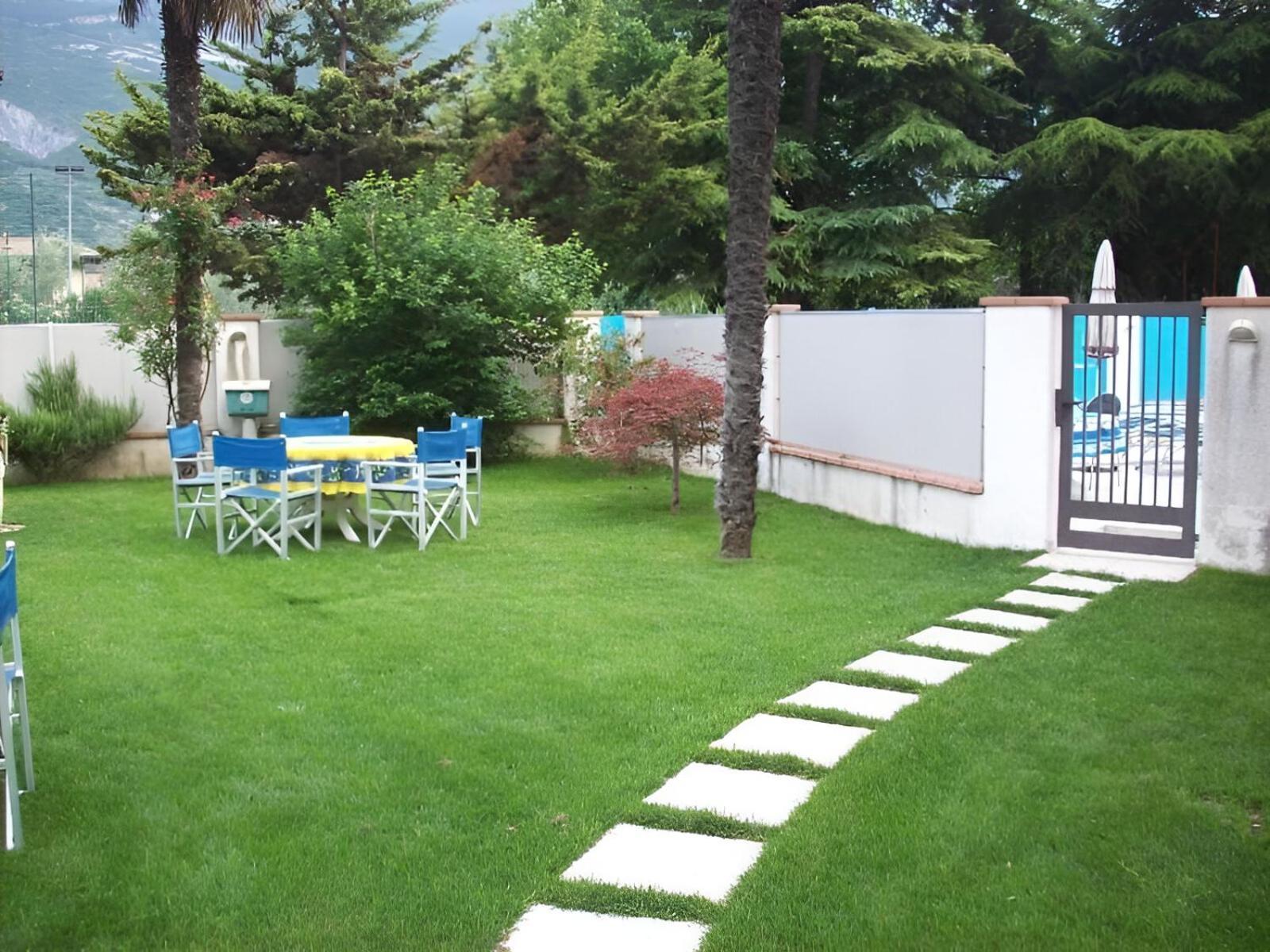 Hotel Angelini Torbole Sul Garda Eksteriør bilde