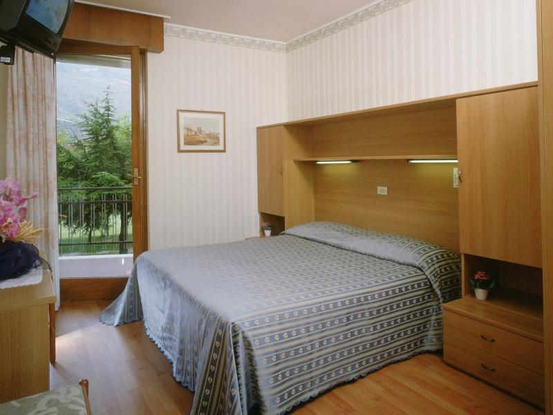 Hotel Angelini Torbole Sul Garda Eksteriør bilde