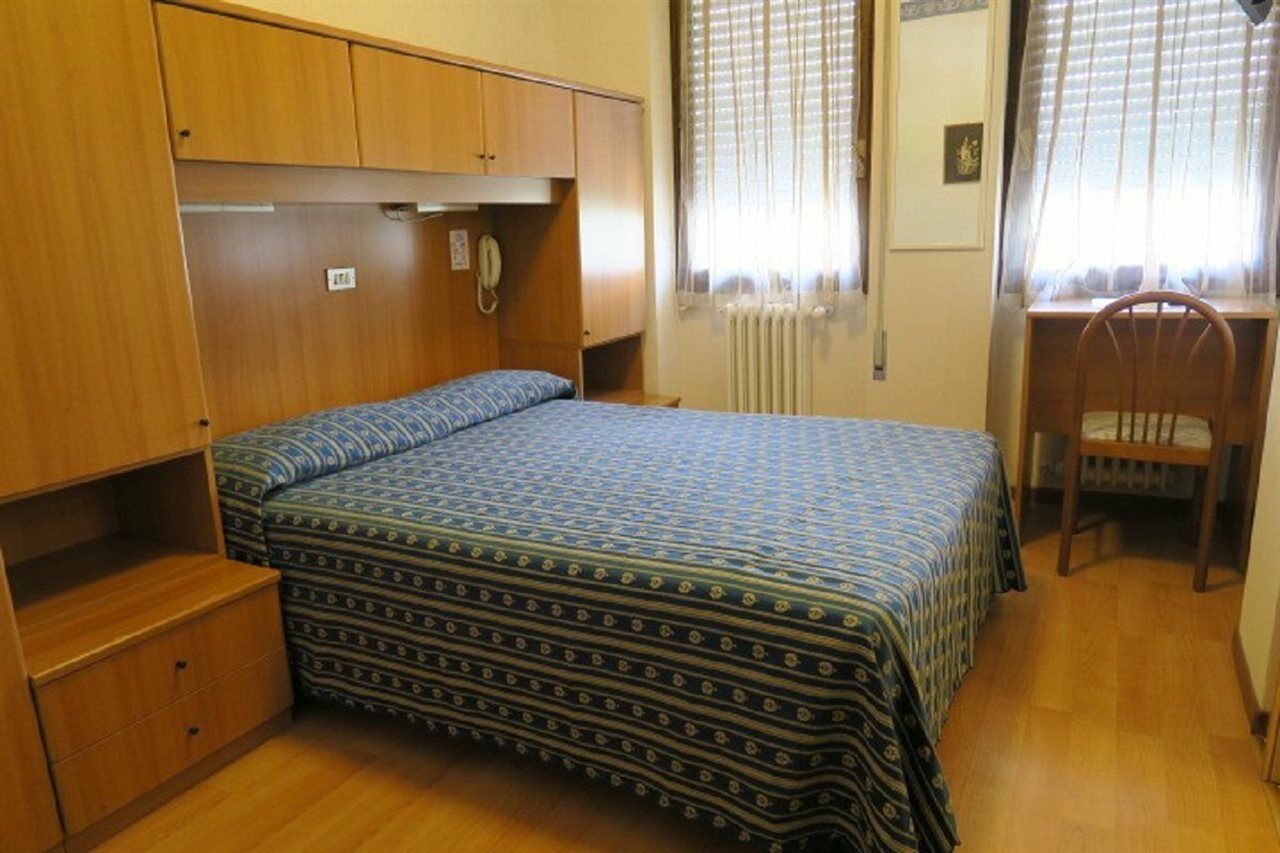 Hotel Angelini Torbole Sul Garda Eksteriør bilde