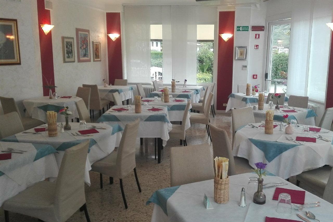 Hotel Angelini Torbole Sul Garda Eksteriør bilde